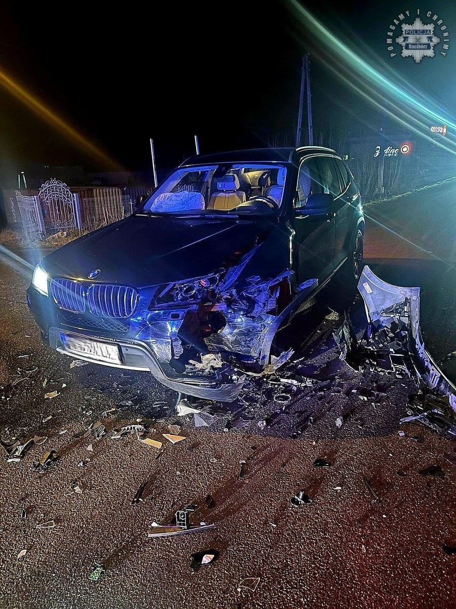 Zdjęcie w galerii na portalu naszraciborz.pl: Groźny wypadek w Rzuchowie. Trzy osoby w szpitalu [FOTO] wiadomości z regionu