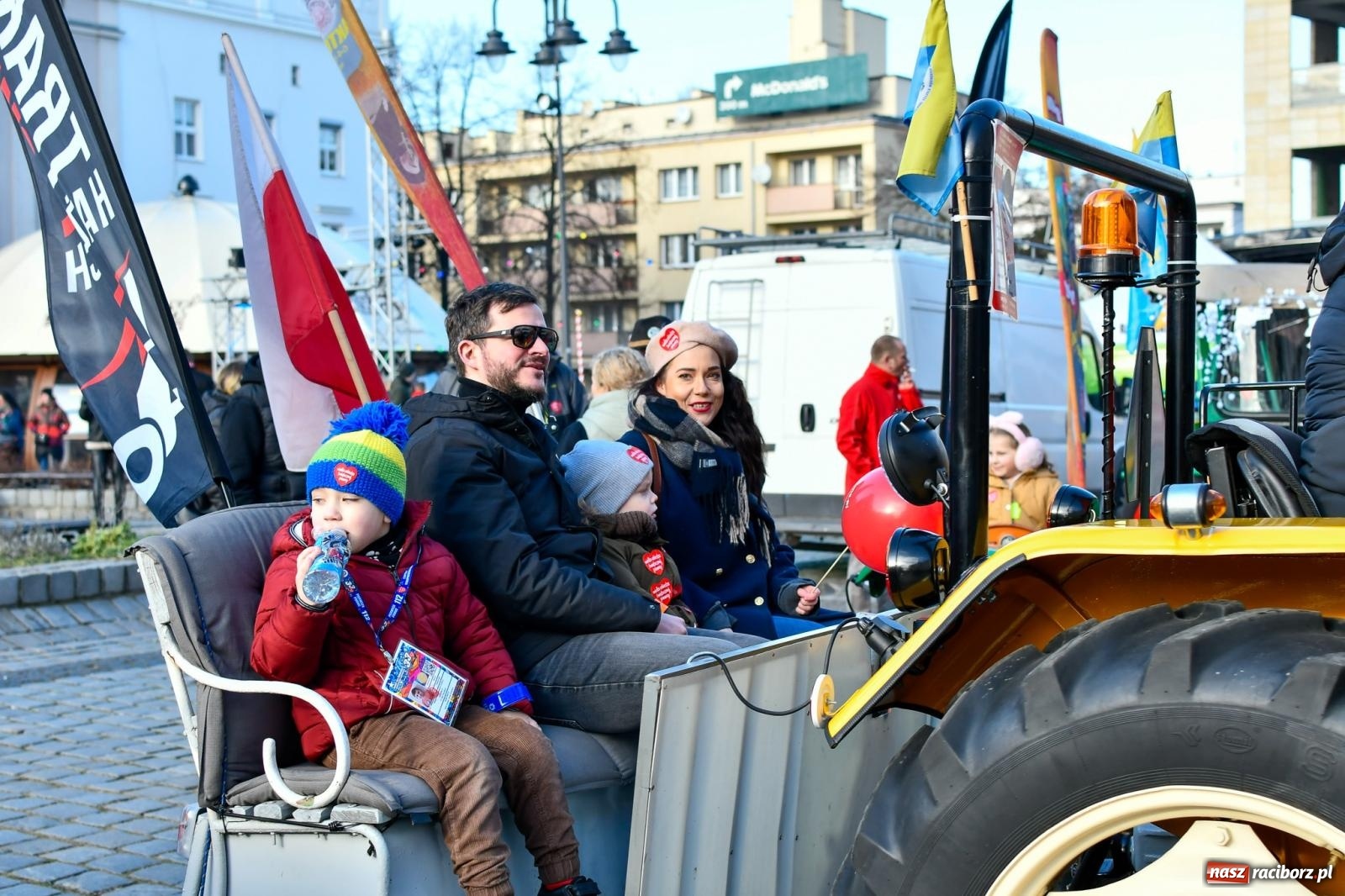 Zdjęcie w galerii na portalu naszraciborz.pl: Atrakcje WOŚP na raciborskim rynku – tłumy mieszkańców wsparły akcję wiadomości z regionu