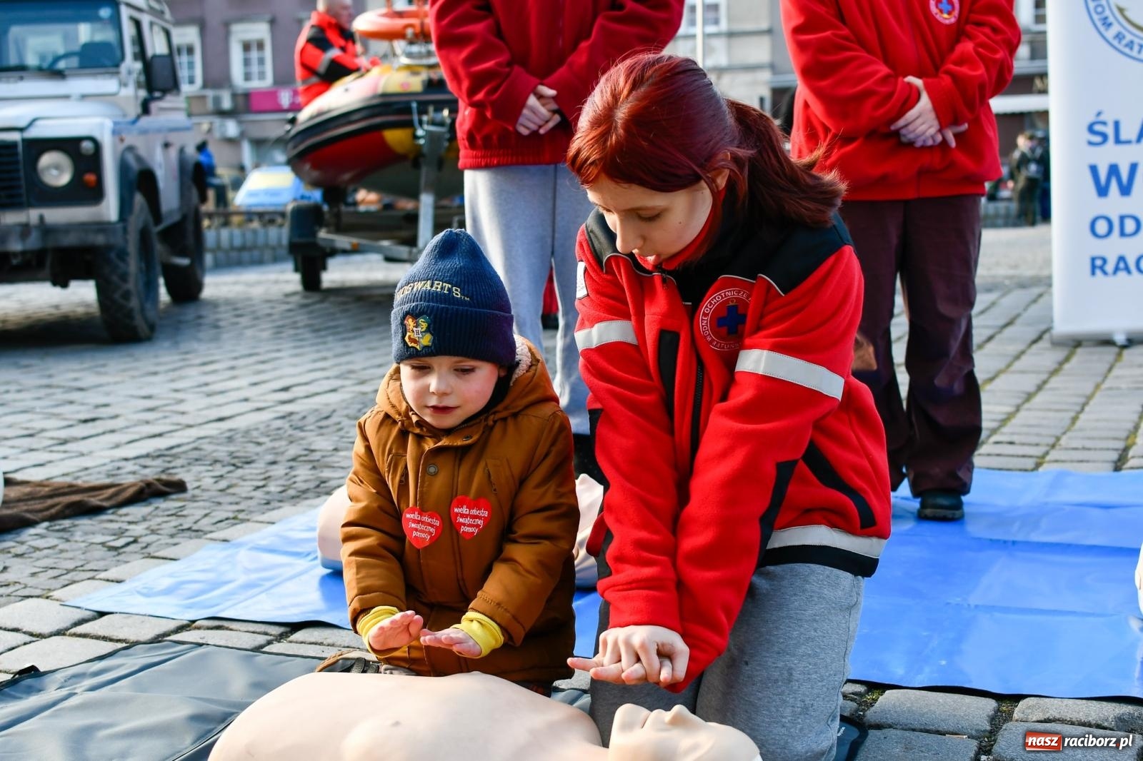 Zdjęcie w galerii na portalu naszraciborz.pl: Atrakcje WOŚP na raciborskim rynku – tłumy mieszkańców wsparły akcję wiadomości z regionu