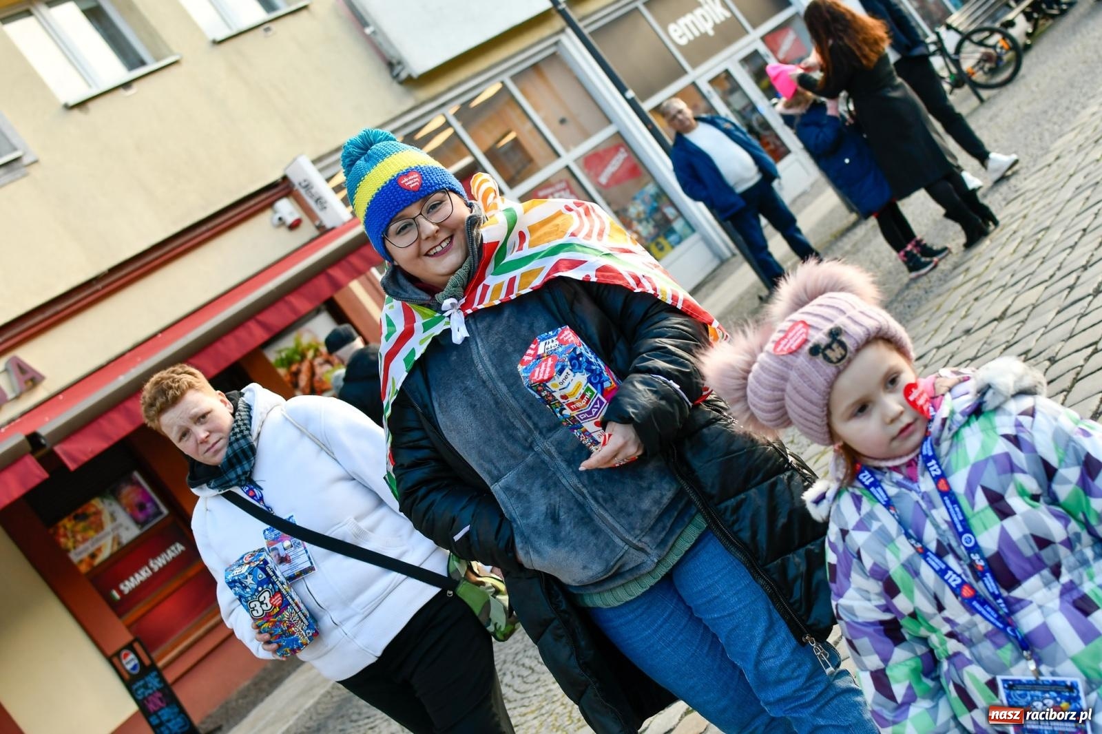 Zdjęcie w galerii na portalu naszraciborz.pl: Atrakcje WOŚP na raciborskim rynku – tłumy mieszkańców wsparły akcję wiadomości z regionu