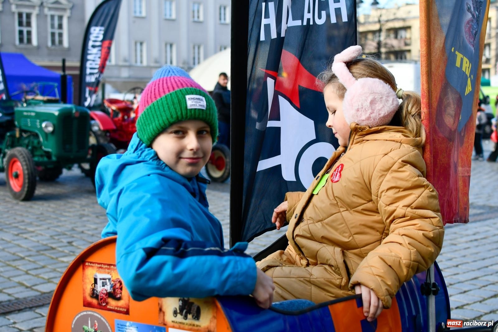 Zdjęcie w galerii na portalu naszraciborz.pl: Atrakcje WOŚP na raciborskim rynku – tłumy mieszkańców wsparły akcję wiadomości z regionu