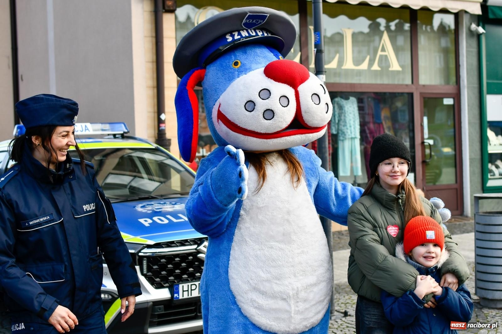Zdjęcie w galerii na portalu naszraciborz.pl: Atrakcje WOŚP na raciborskim rynku – tłumy mieszkańców wsparły akcję wiadomości z regionu