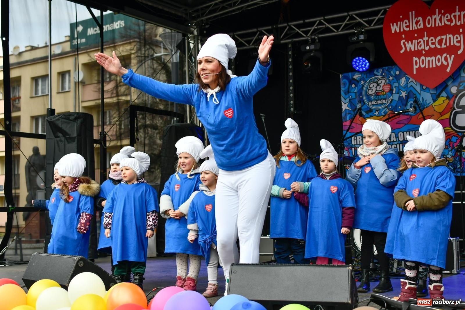 Zdjęcie w galerii na portalu naszraciborz.pl: Atrakcje WOŚP na raciborskim rynku – tłumy mieszkańców wsparły akcję wiadomości z regionu