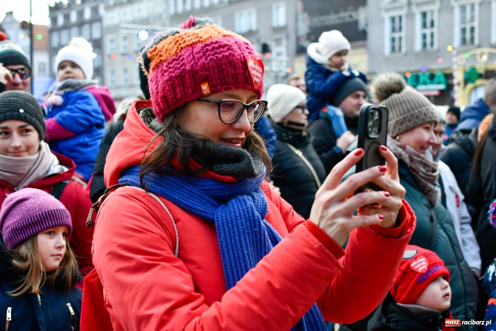 Zdjęcie w galerii na portalu naszraciborz.pl: Atrakcje WOŚP na raciborskim rynku – tłumy mieszkańców wsparły akcję wiadomości z regionu
