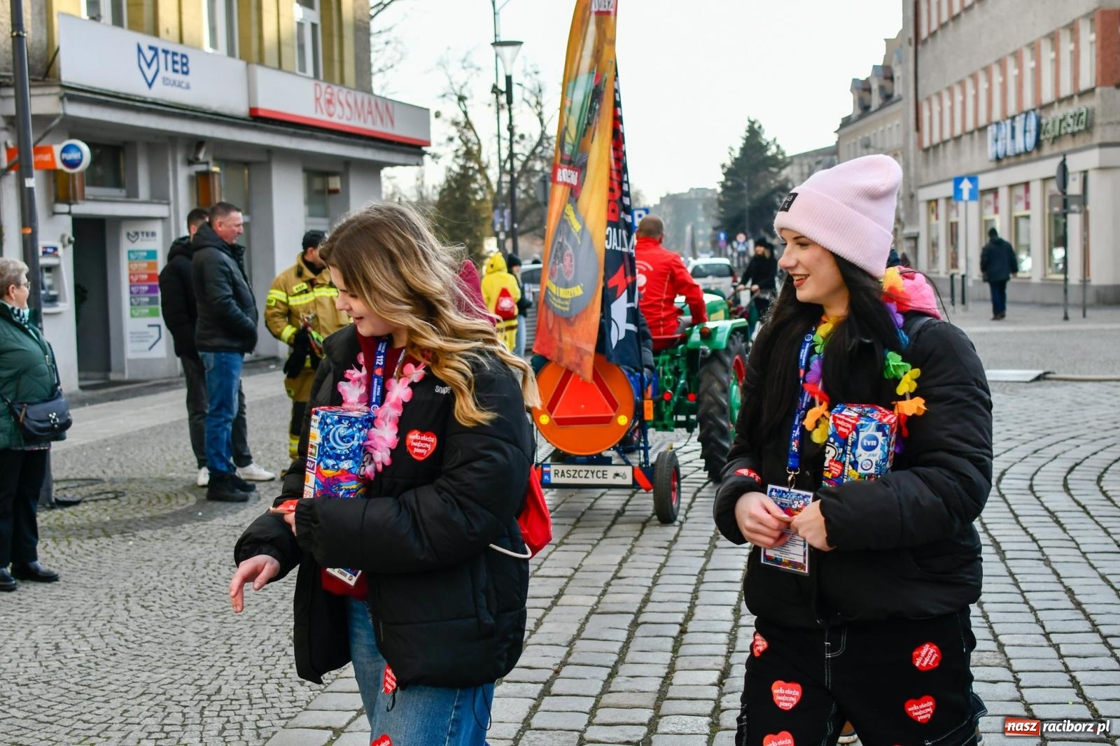 Zdjęcie w galerii na portalu naszraciborz.pl: Atrakcje WOŚP na raciborskim rynku – tłumy mieszkańców wsparły akcję wiadomości z regionu