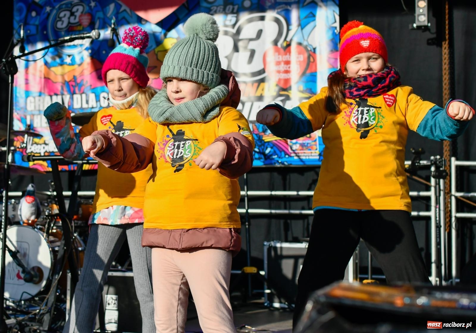 Zdjęcie w galerii na portalu naszraciborz.pl: Atrakcje WOŚP na raciborskim rynku – tłumy mieszkańców wsparły akcję wiadomości z regionu