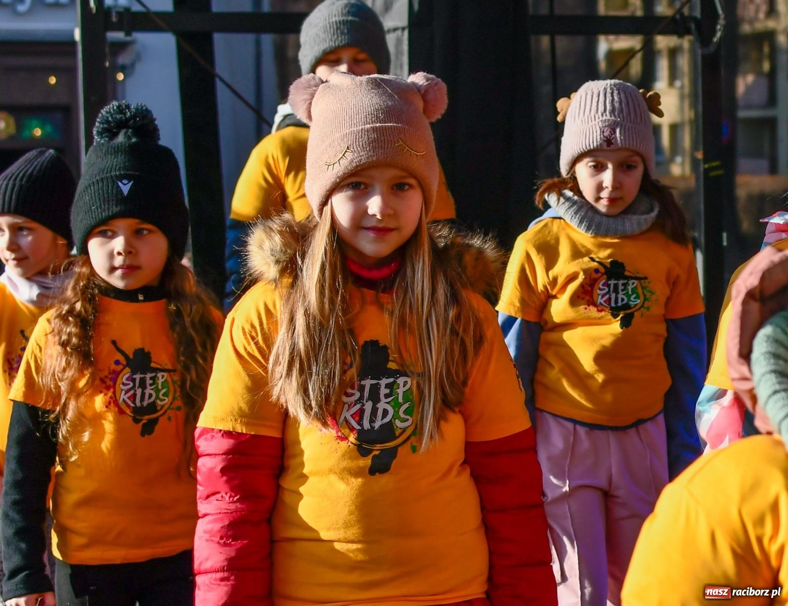 Zdjęcie w galerii na portalu naszraciborz.pl: Atrakcje WOŚP na raciborskim rynku – tłumy mieszkańców wsparły akcję wiadomości z regionu