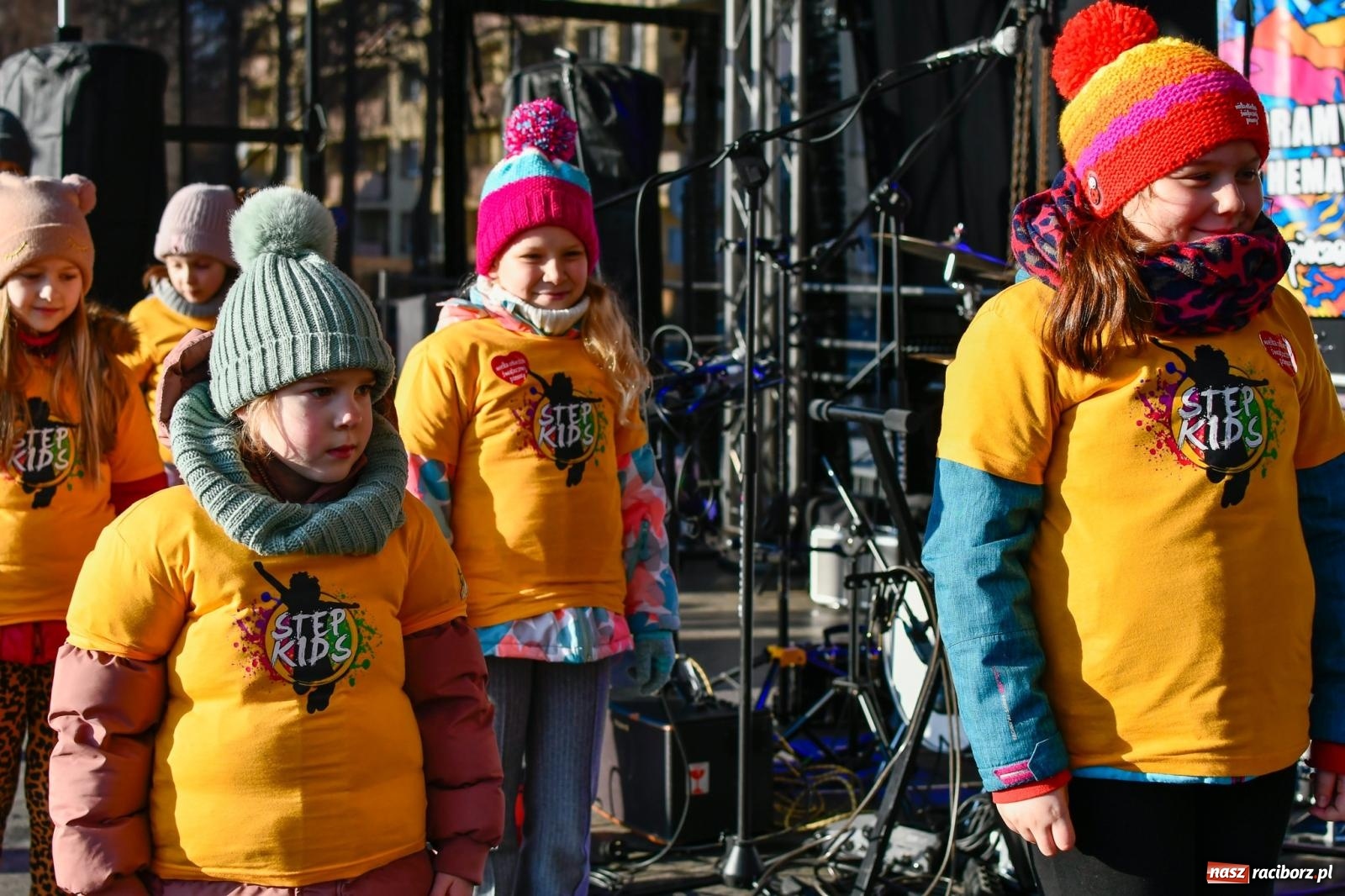 Zdjęcie w galerii na portalu naszraciborz.pl: Atrakcje WOŚP na raciborskim rynku – tłumy mieszkańców wsparły akcję wiadomości z regionu