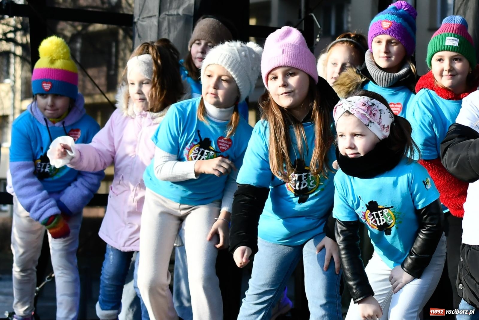 Zdjęcie w galerii na portalu naszraciborz.pl: Atrakcje WOŚP na raciborskim rynku – tłumy mieszkańców wsparły akcję wiadomości z regionu