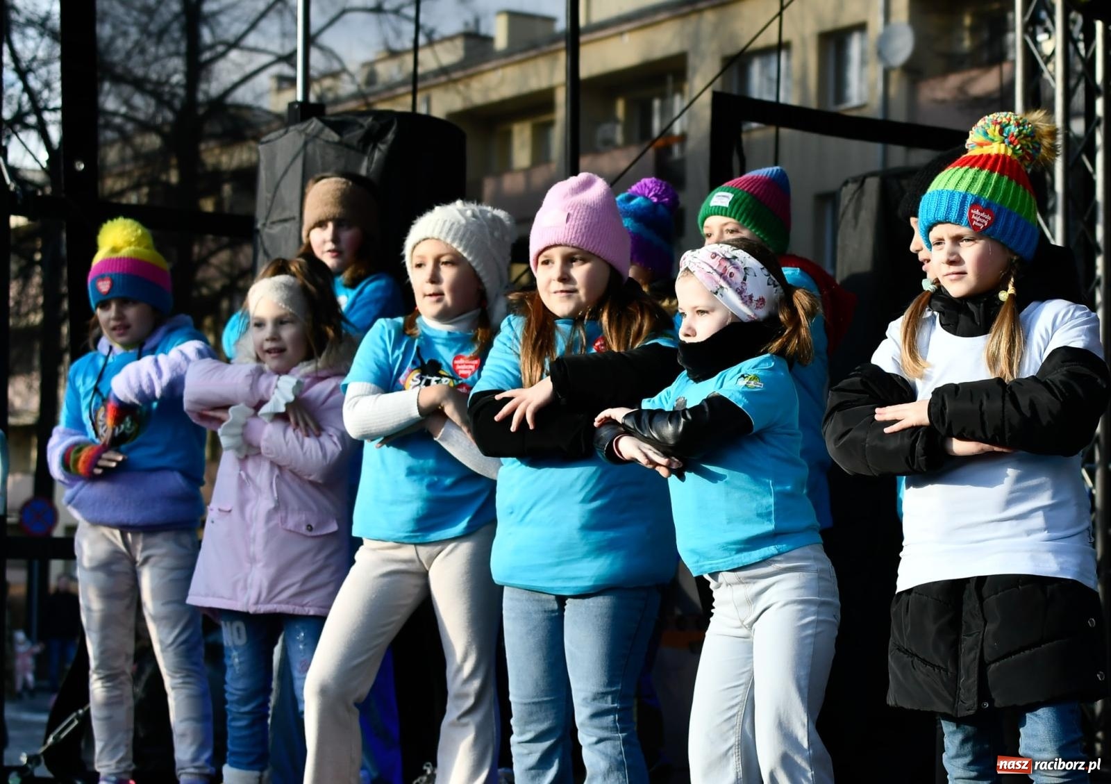 Zdjęcie w galerii na portalu naszraciborz.pl: Atrakcje WOŚP na raciborskim rynku – tłumy mieszkańców wsparły akcję wiadomości z regionu