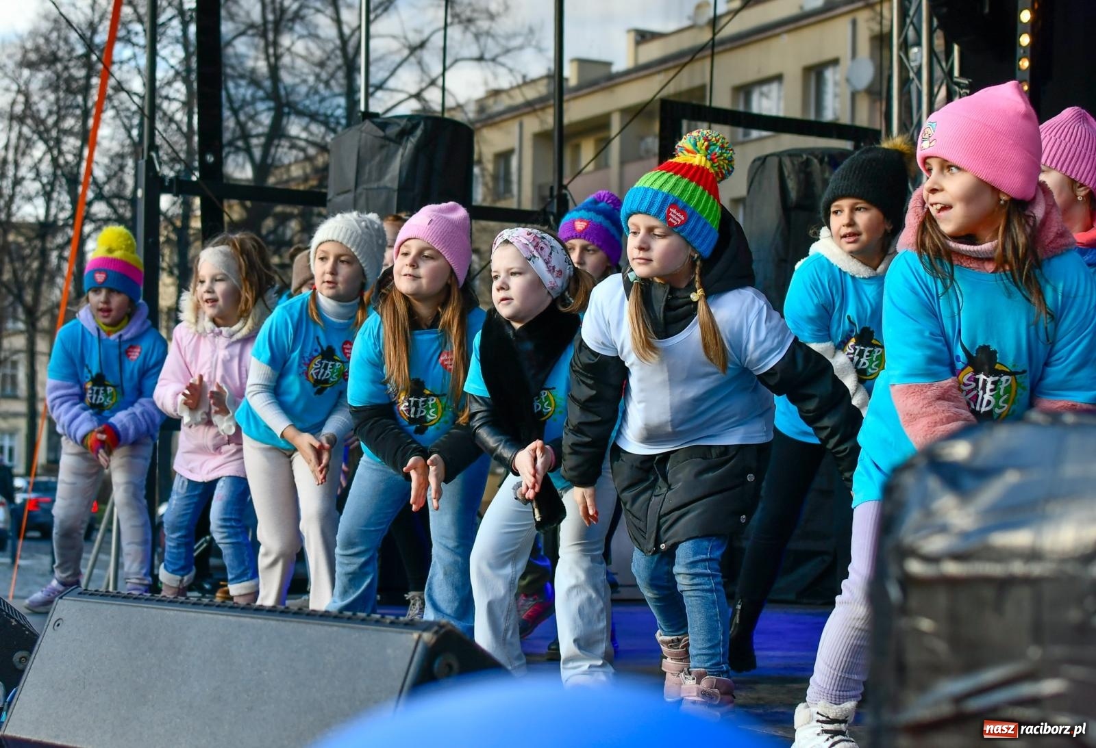 Zdjęcie w galerii na portalu naszraciborz.pl: Atrakcje WOŚP na raciborskim rynku – tłumy mieszkańców wsparły akcję wiadomości z regionu