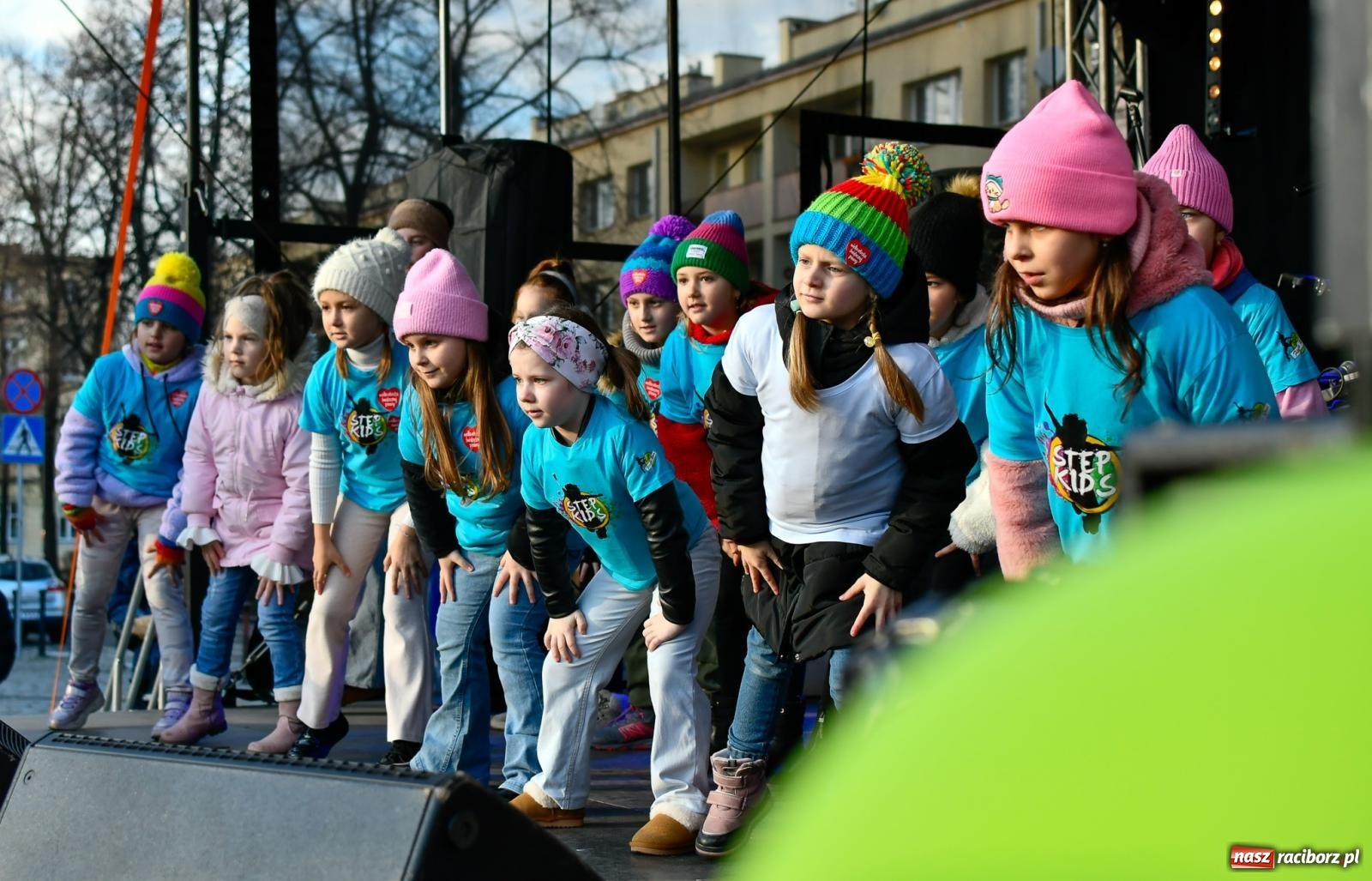Zdjęcie w galerii na portalu naszraciborz.pl: Atrakcje WOŚP na raciborskim rynku – tłumy mieszkańców wsparły akcję wiadomości z regionu