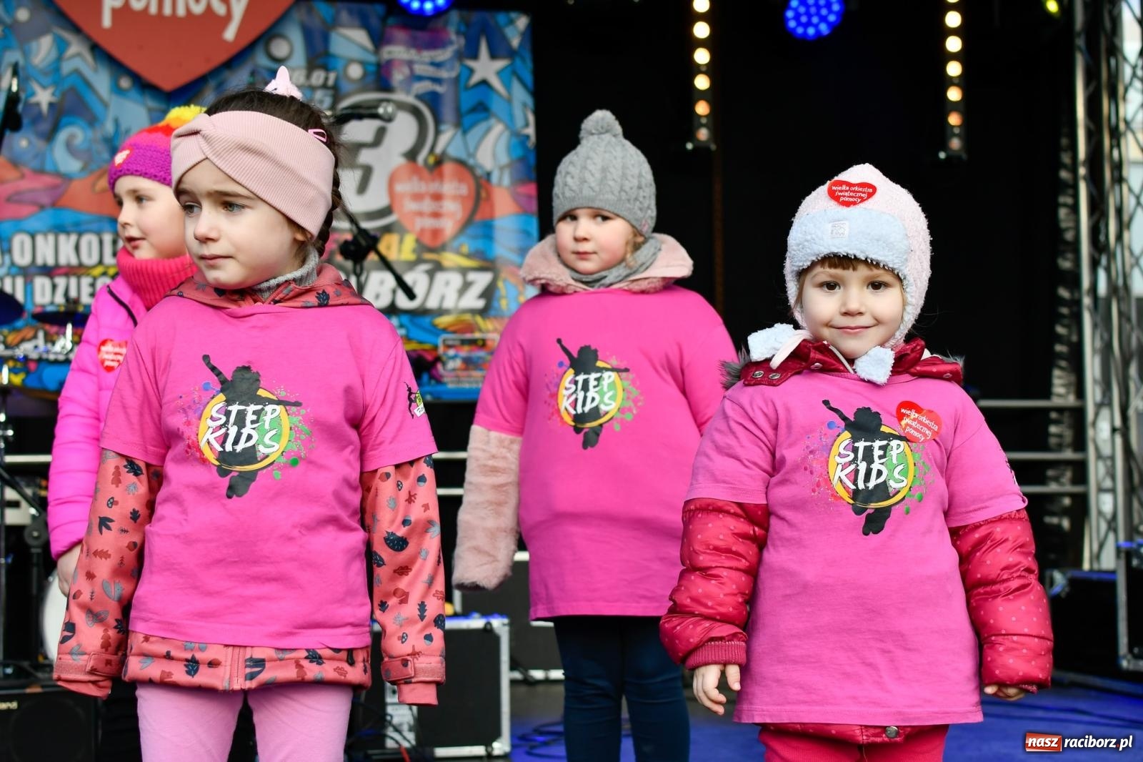 Zdjęcie w galerii na portalu naszraciborz.pl: Atrakcje WOŚP na raciborskim rynku – tłumy mieszkańców wsparły akcję wiadomości z regionu