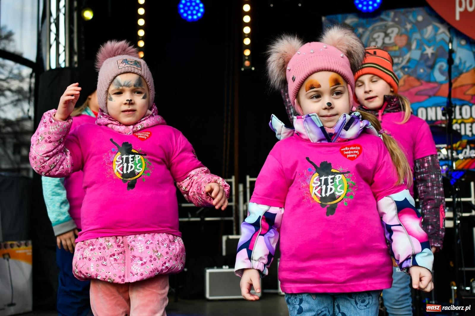 Zdjęcie w galerii na portalu naszraciborz.pl: Atrakcje WOŚP na raciborskim rynku – tłumy mieszkańców wsparły akcję wiadomości z regionu