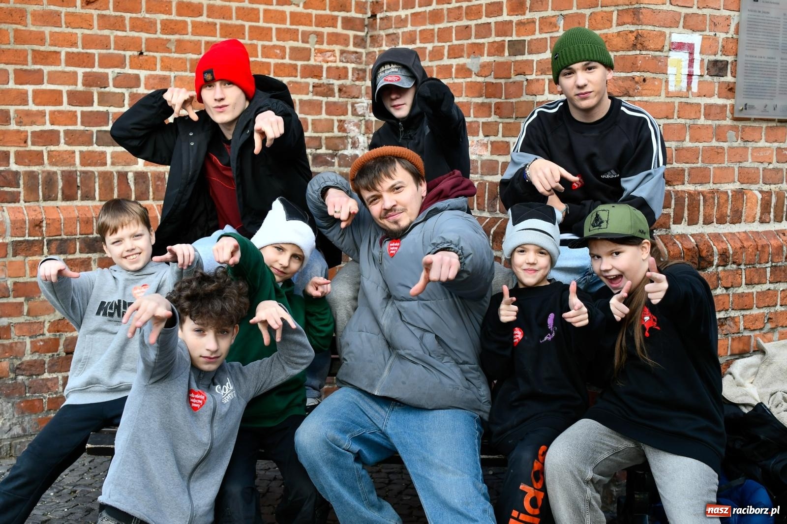 Zdjęcie w galerii na portalu naszraciborz.pl: Atrakcje WOŚP na raciborskim rynku – tłumy mieszkańców wsparły akcję wiadomości z regionu