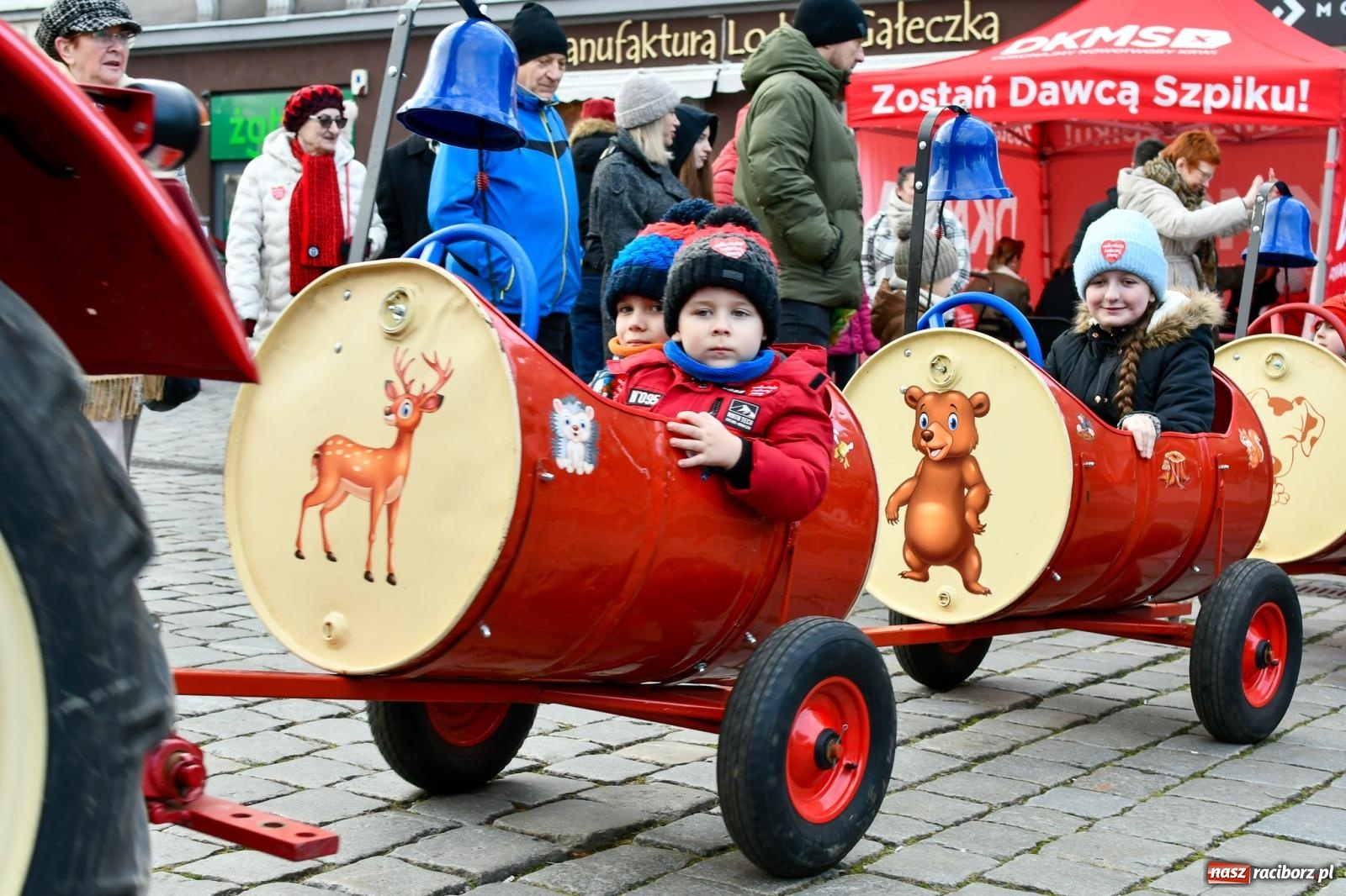 Zdjęcie w galerii na portalu naszraciborz.pl: Atrakcje WOŚP na raciborskim rynku – tłumy mieszkańców wsparły akcję wiadomości z regionu