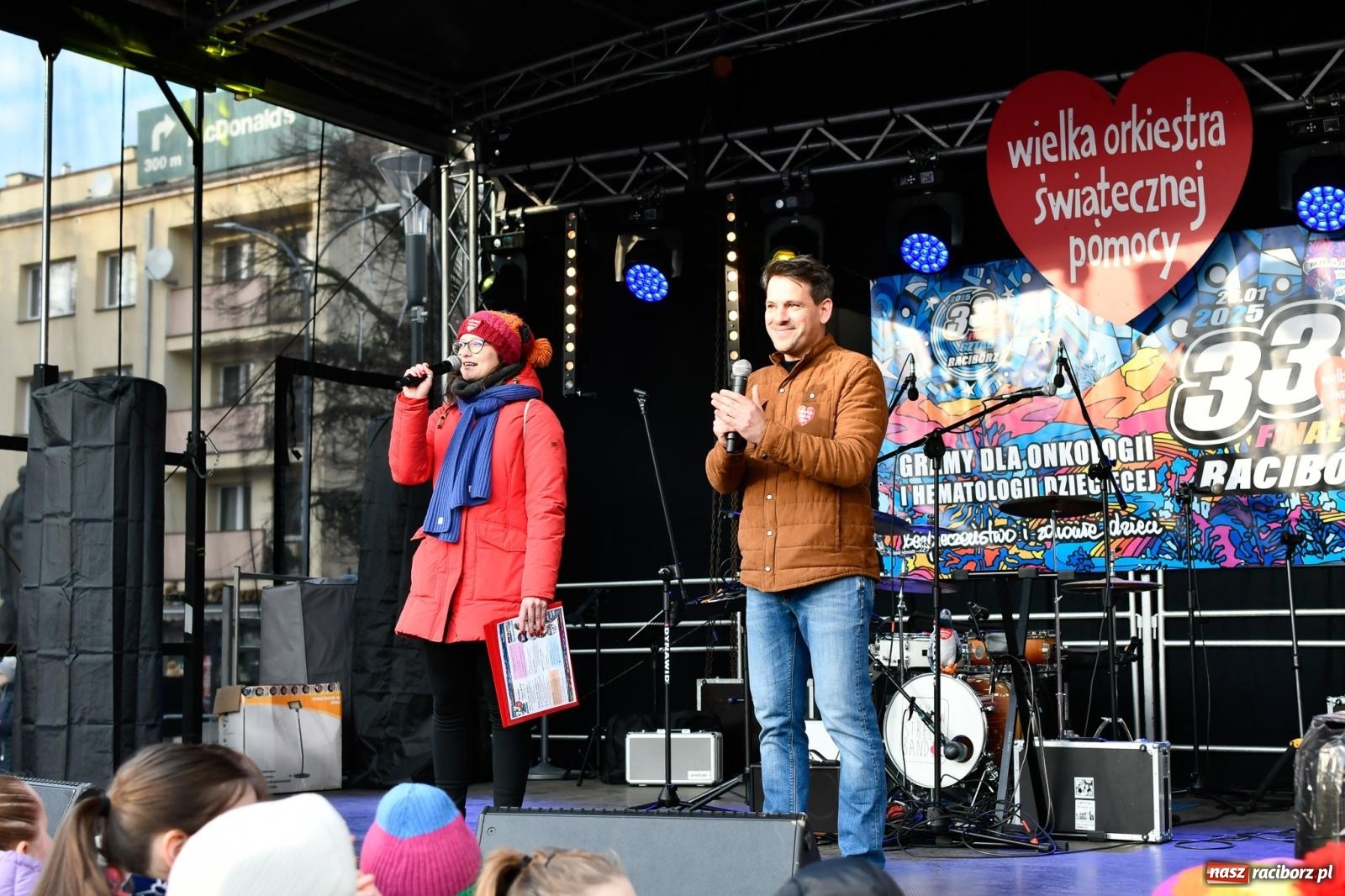 Zdjęcie w galerii na portalu naszraciborz.pl: Atrakcje WOŚP na raciborskim rynku – tłumy mieszkańców wsparły akcję wiadomości z regionu