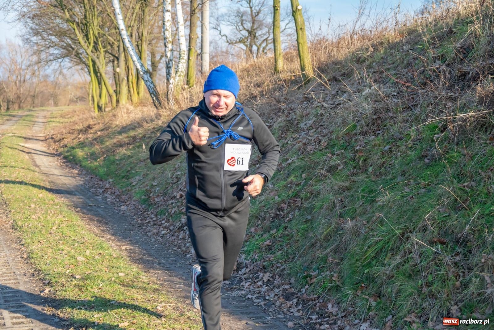 Zdjęcie w galerii na portalu naszraciborz.pl: W Roszkowie pobiegli dla WOŚP [FOTO i WIDEO] wiadomości z regionu