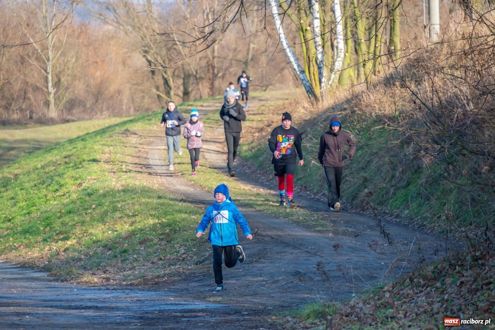 Zdjęcie w galerii na portalu naszraciborz.pl: W Roszkowie pobiegli dla WOŚP [FOTO i WIDEO] wiadomości z regionu