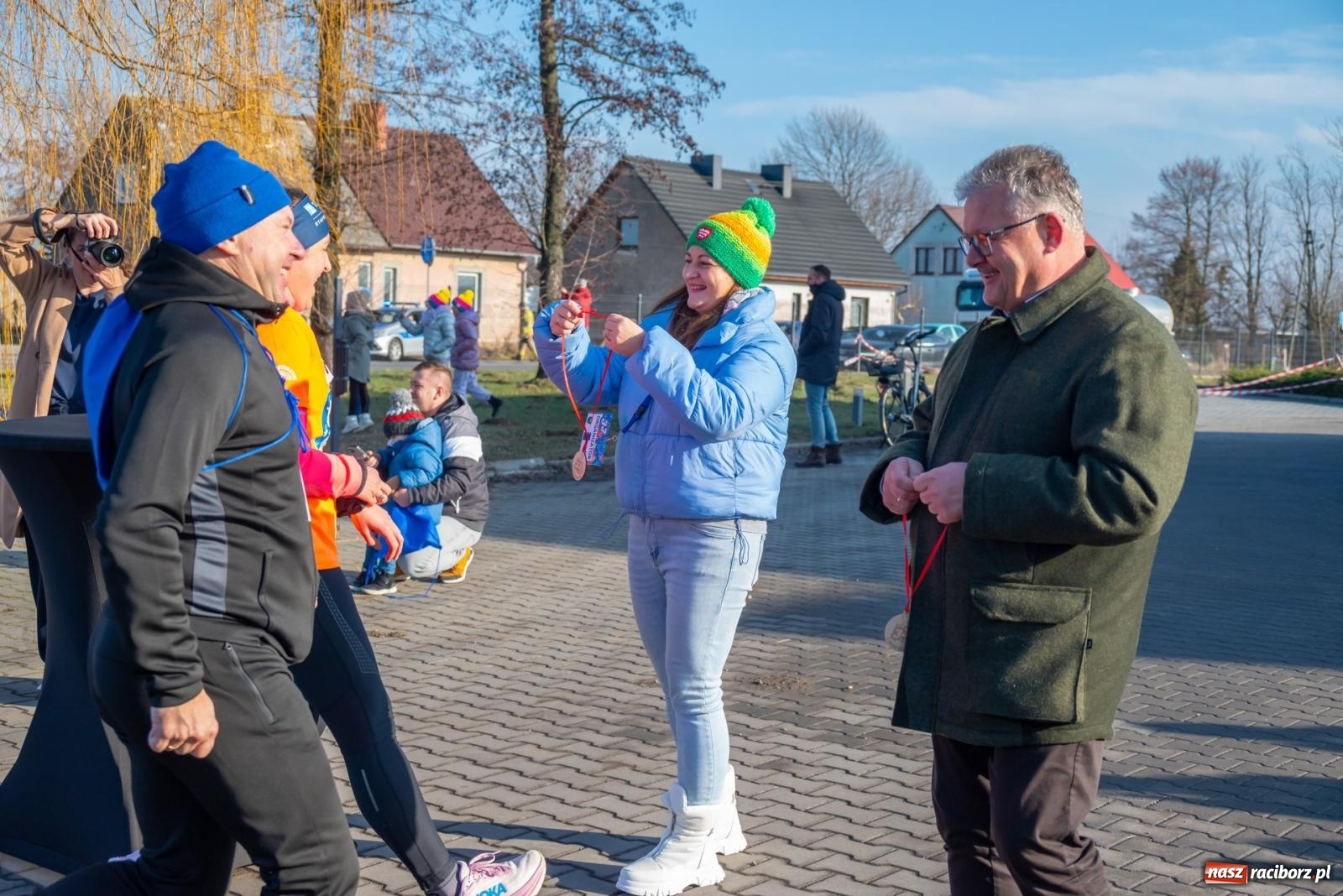 Zdjęcie w galerii na portalu naszraciborz.pl: W Roszkowie pobiegli dla WOŚP [FOTO i WIDEO] wiadomości z regionu