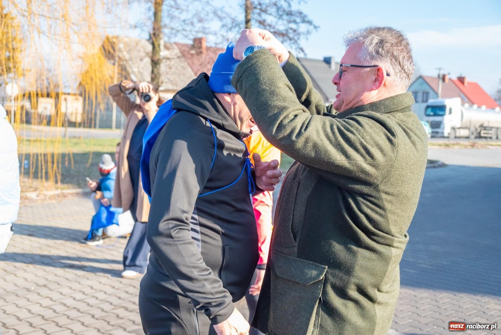 Zdjęcie w galerii na portalu naszraciborz.pl: W Roszkowie pobiegli dla WOŚP [FOTO i WIDEO] wiadomości z regionu