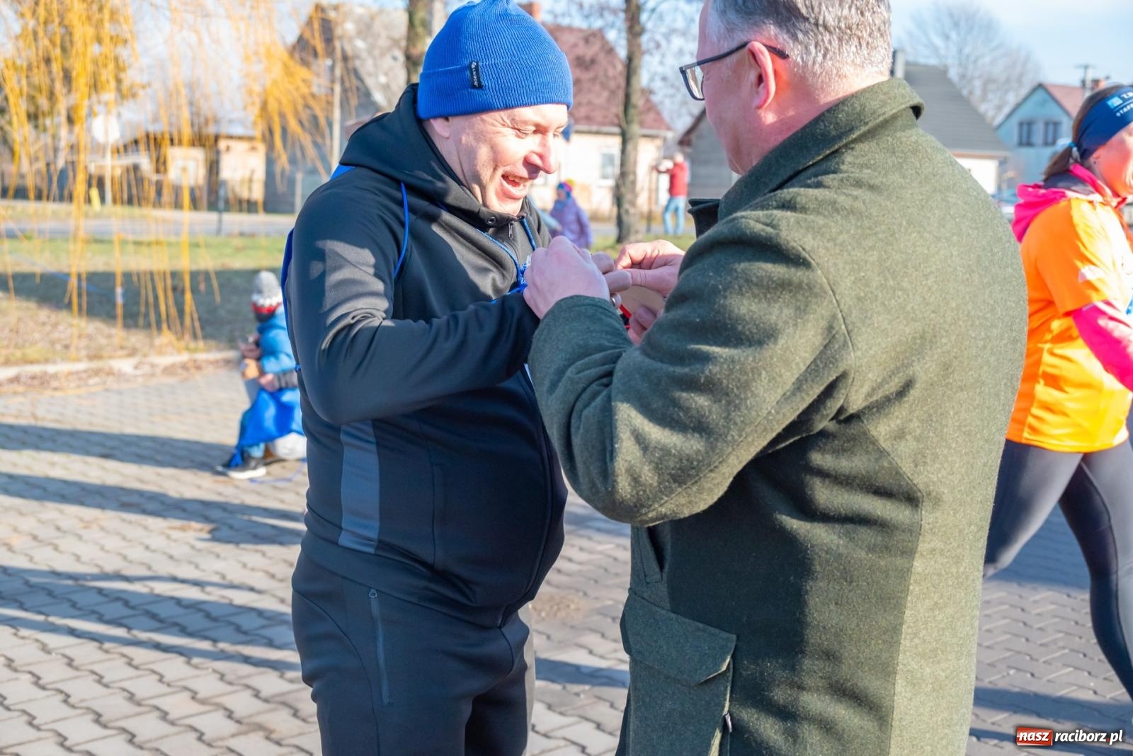 Zdjęcie w galerii na portalu naszraciborz.pl: W Roszkowie pobiegli dla WOŚP [FOTO i WIDEO] wiadomości z regionu