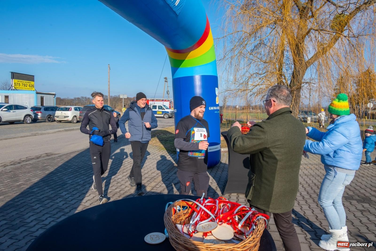 Zdjęcie w galerii na portalu naszraciborz.pl: W Roszkowie pobiegli dla WOŚP [FOTO i WIDEO] wiadomości z regionu