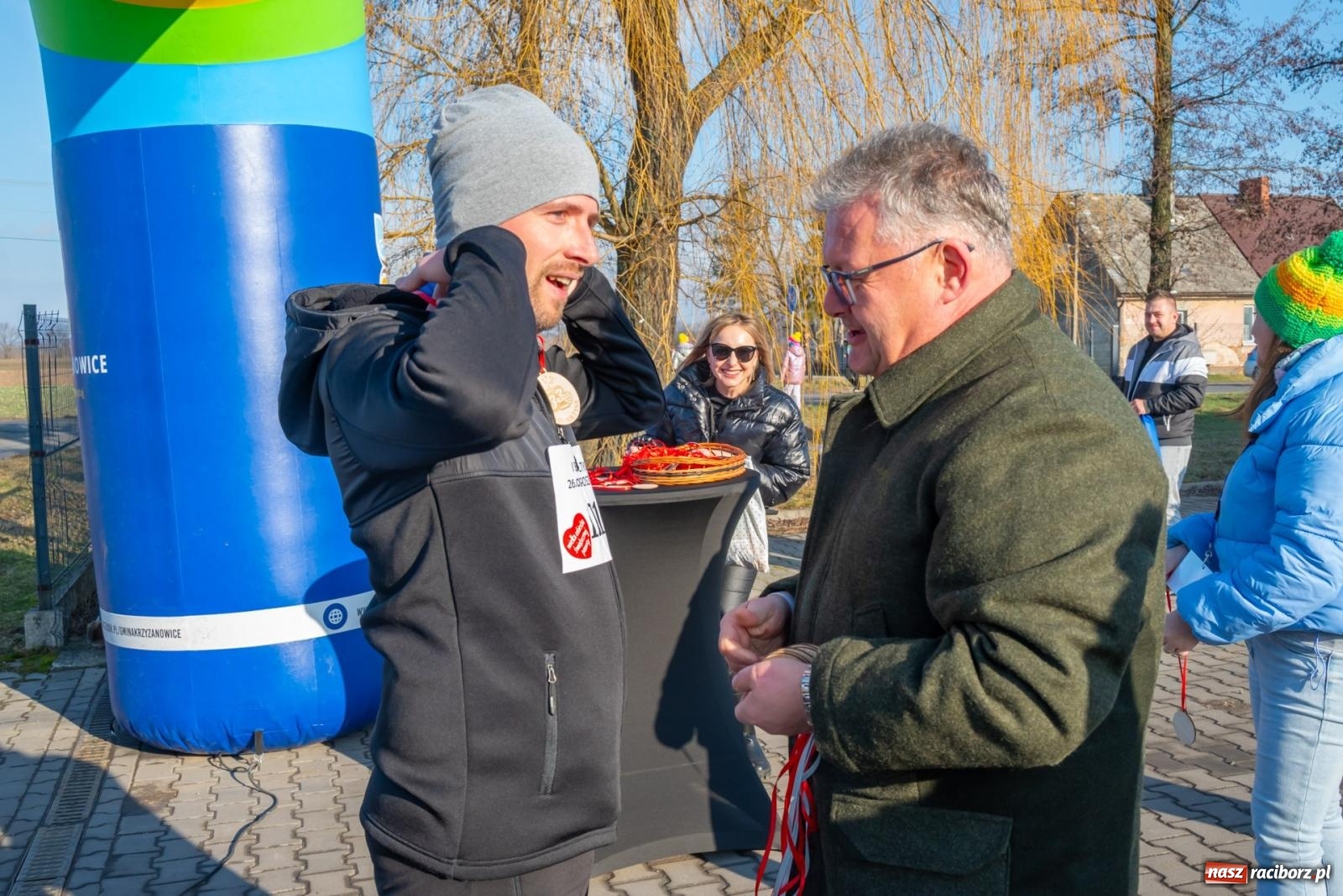 Zdjęcie w galerii na portalu naszraciborz.pl: W Roszkowie pobiegli dla WOŚP [FOTO i WIDEO] wiadomości z regionu