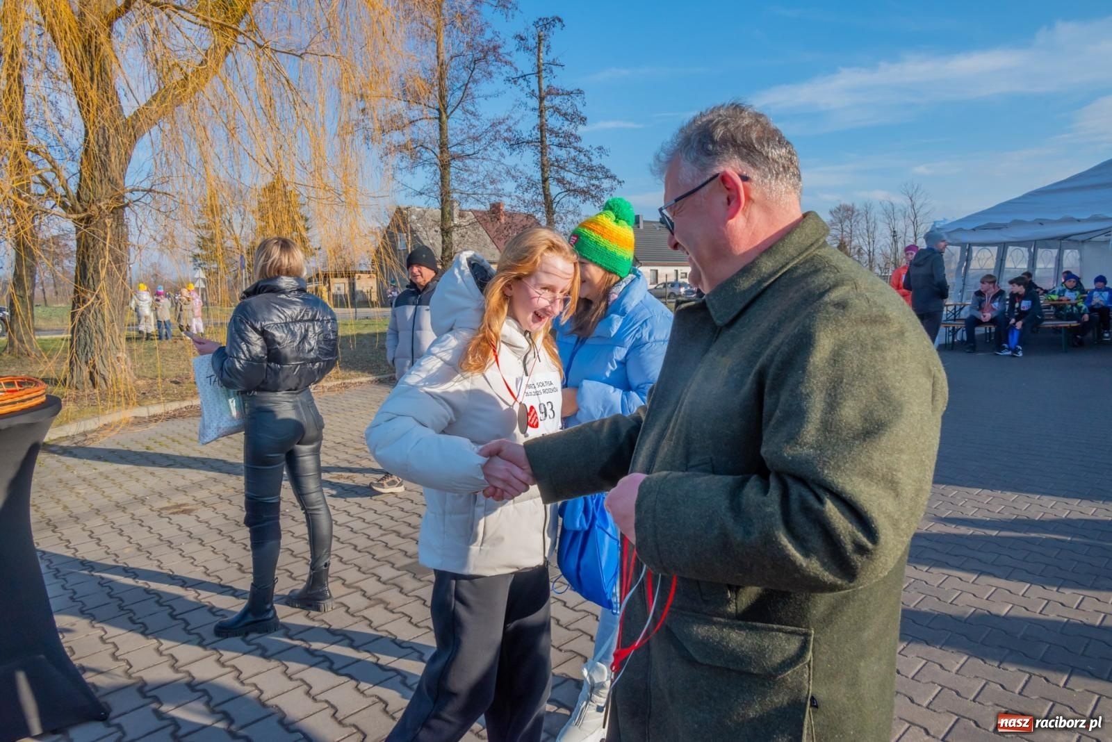 Zdjęcie w galerii na portalu naszraciborz.pl: W Roszkowie pobiegli dla WOŚP [FOTO i WIDEO] wiadomości z regionu