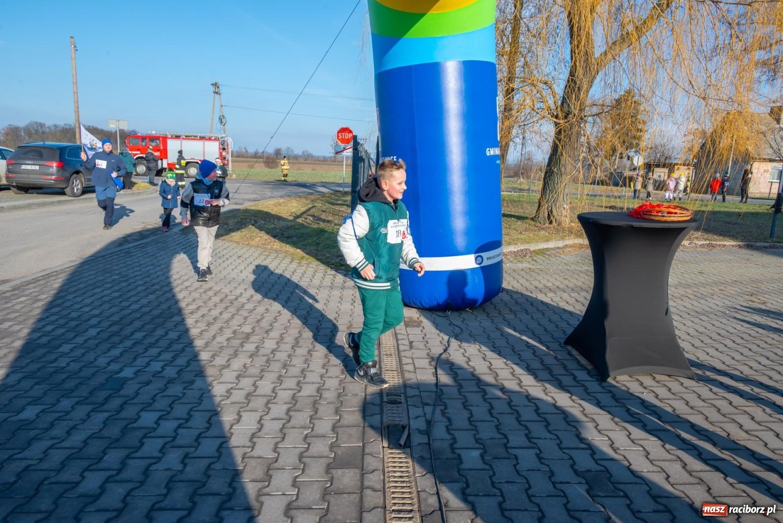 Zdjęcie w galerii na portalu naszraciborz.pl: W Roszkowie pobiegli dla WOŚP [FOTO i WIDEO] wiadomości z regionu