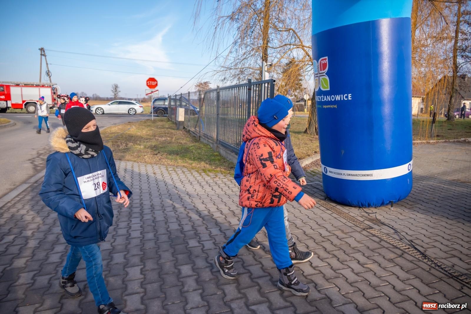 Zdjęcie w galerii na portalu naszraciborz.pl: W Roszkowie pobiegli dla WOŚP [FOTO i WIDEO] wiadomości z regionu