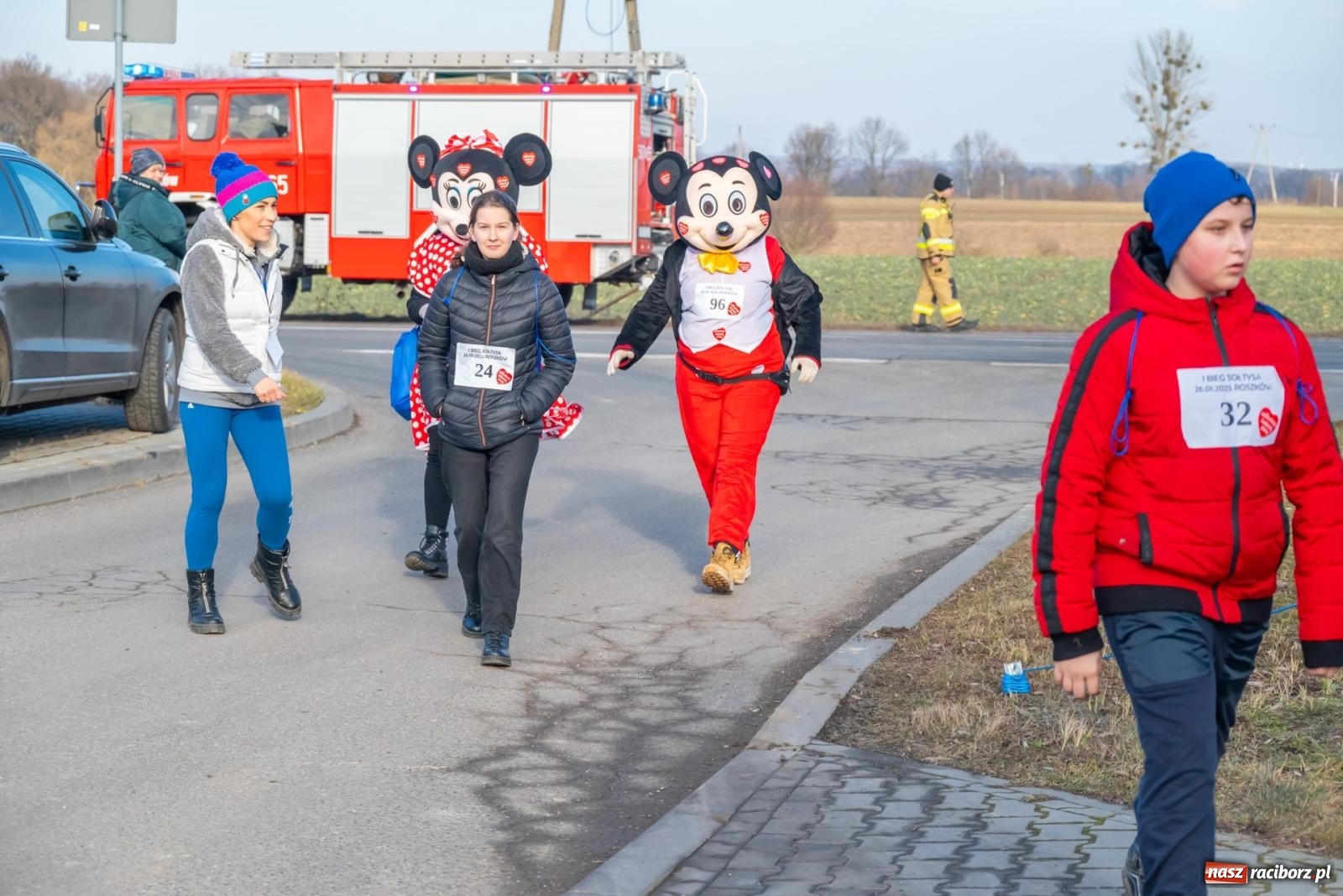 Zdjęcie w galerii na portalu naszraciborz.pl: W Roszkowie pobiegli dla WOŚP [FOTO i WIDEO] wiadomości z regionu