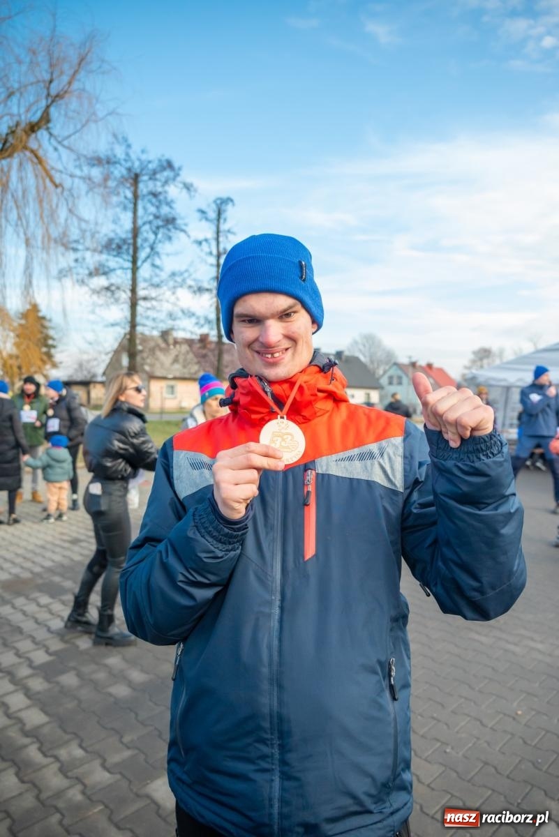 Zdjęcie w galerii na portalu naszraciborz.pl: W Roszkowie pobiegli dla WOŚP [FOTO i WIDEO] wiadomości z regionu