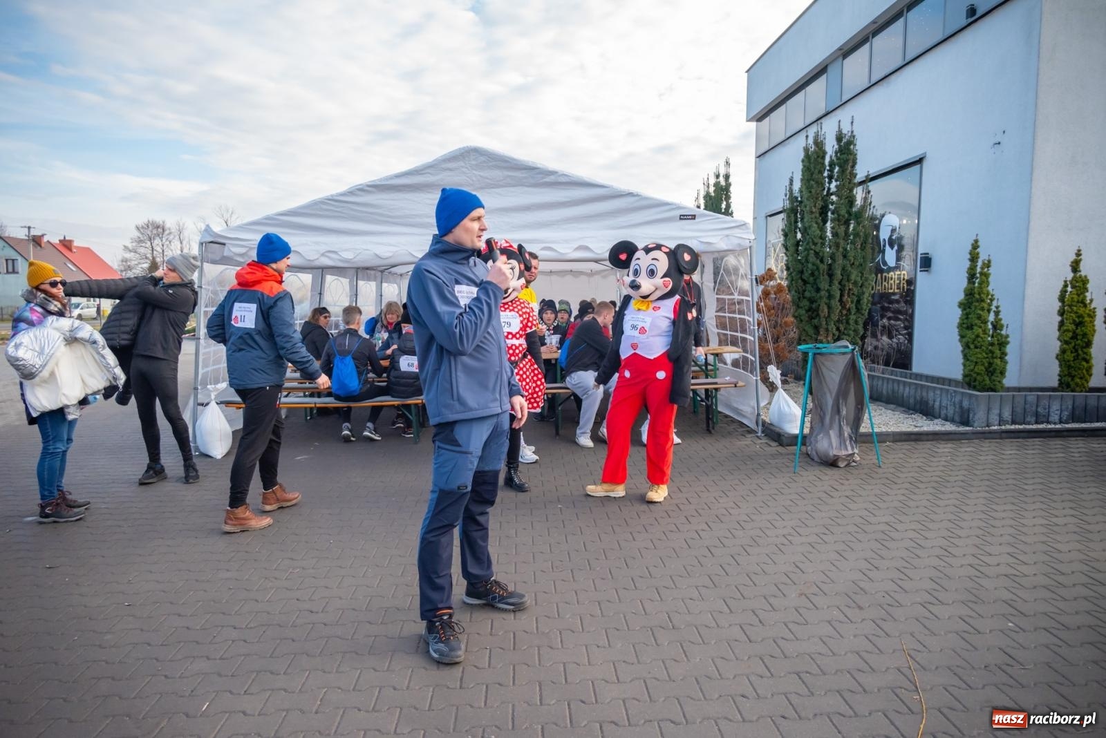 Zdjęcie w galerii na portalu naszraciborz.pl: W Roszkowie pobiegli dla WOŚP [FOTO i WIDEO] wiadomości z regionu