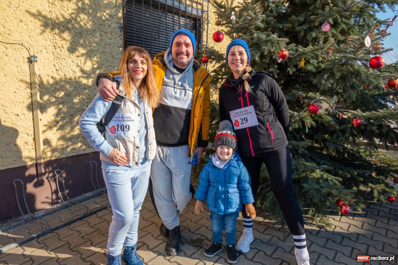 Zdjęcie w galerii na portalu naszraciborz.pl: W Roszkowie pobiegli dla WOŚP [FOTO i WIDEO] wiadomości z regionu