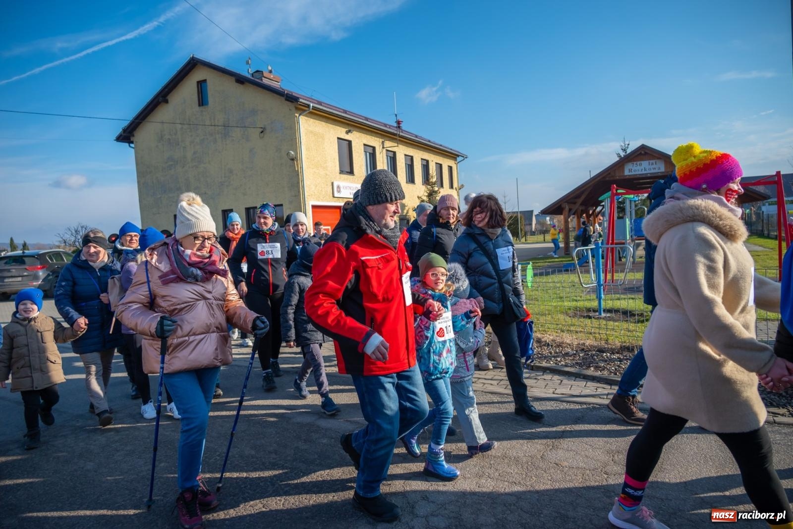 Zdjęcie w galerii na portalu naszraciborz.pl: W Roszkowie pobiegli dla WOŚP [FOTO i WIDEO] wiadomości z regionu