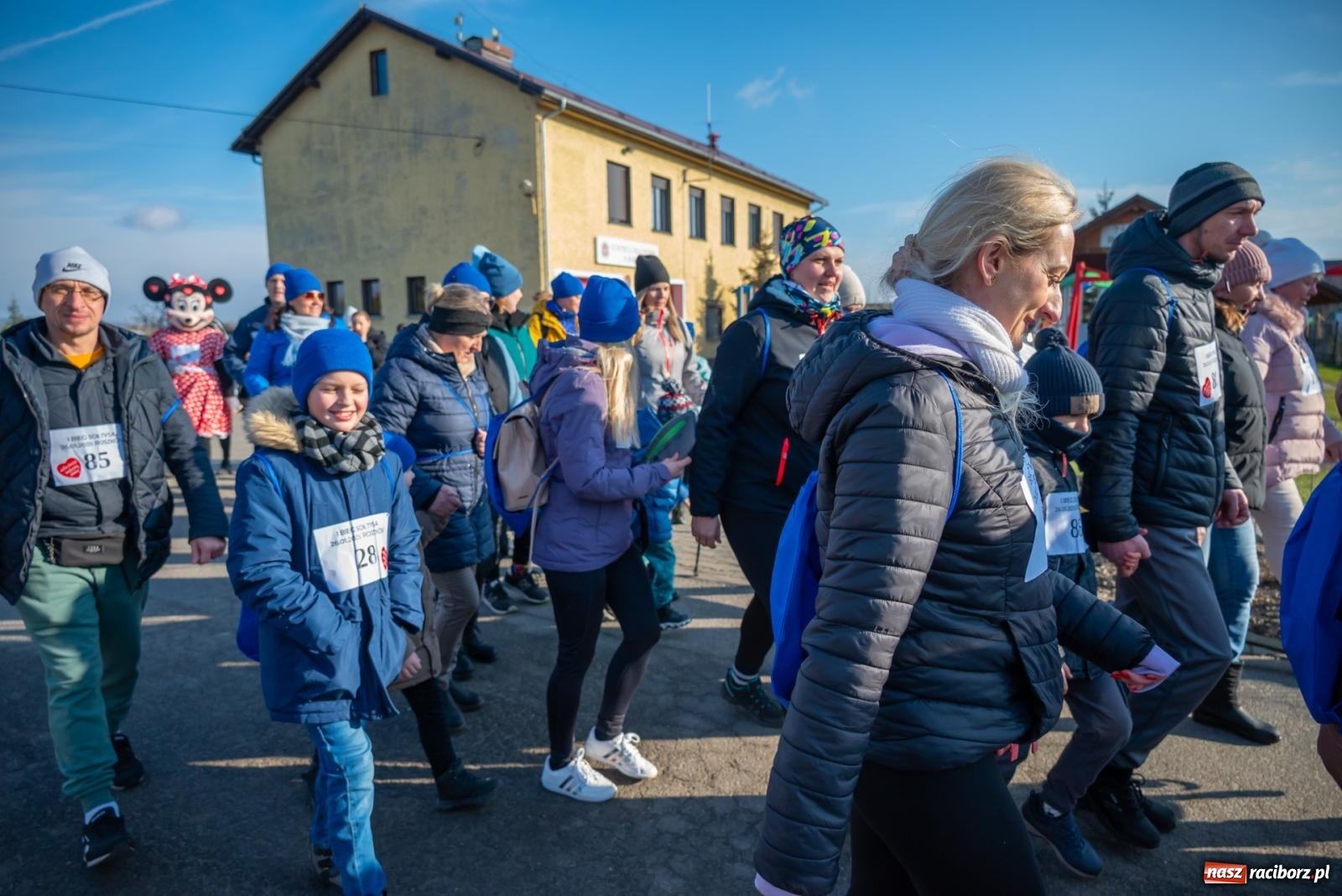 Zdjęcie w galerii na portalu naszraciborz.pl: W Roszkowie pobiegli dla WOŚP [FOTO i WIDEO] wiadomości z regionu