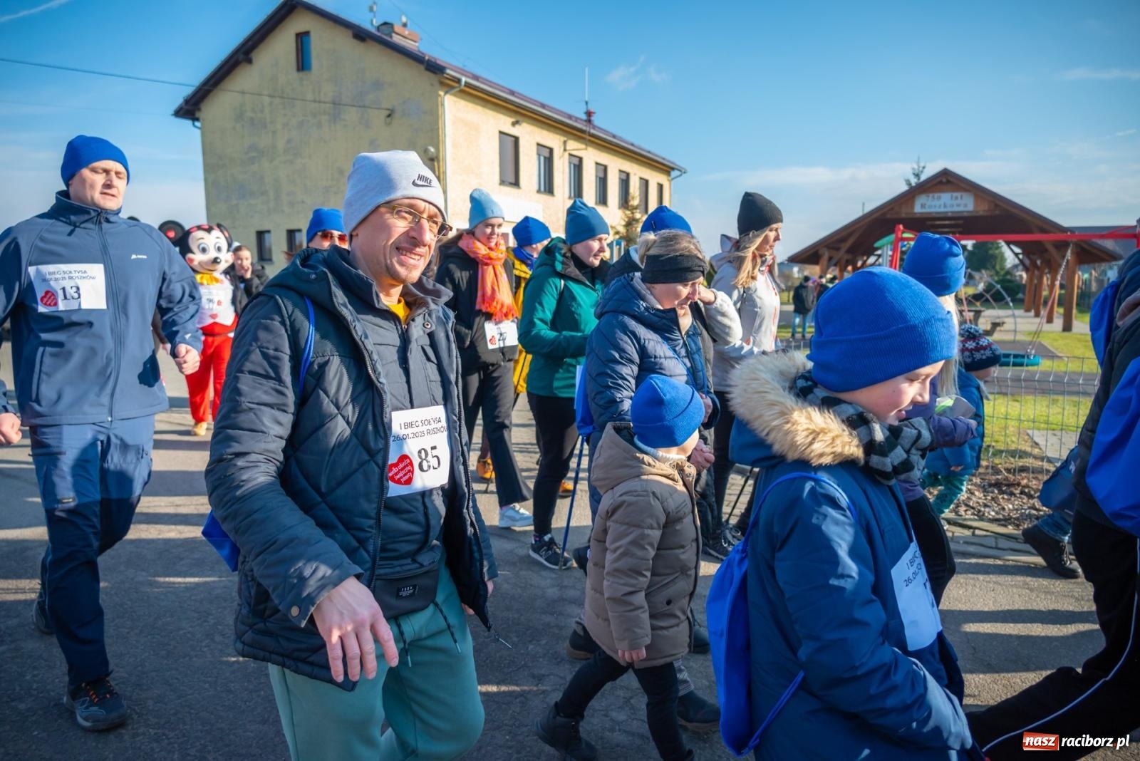 Zdjęcie w galerii na portalu naszraciborz.pl: W Roszkowie pobiegli dla WOŚP [FOTO i WIDEO] wiadomości z regionu