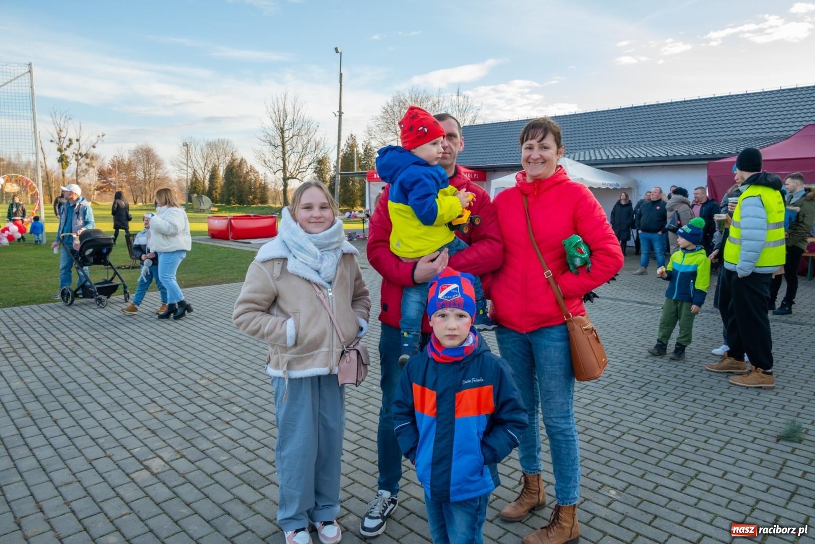 Zdjęcie w galerii na portalu naszraciborz.pl: W Zabełkowie Wielka Orkiestra Świątecznej Pomocy uczyła pomagania wiadomości z regionu
