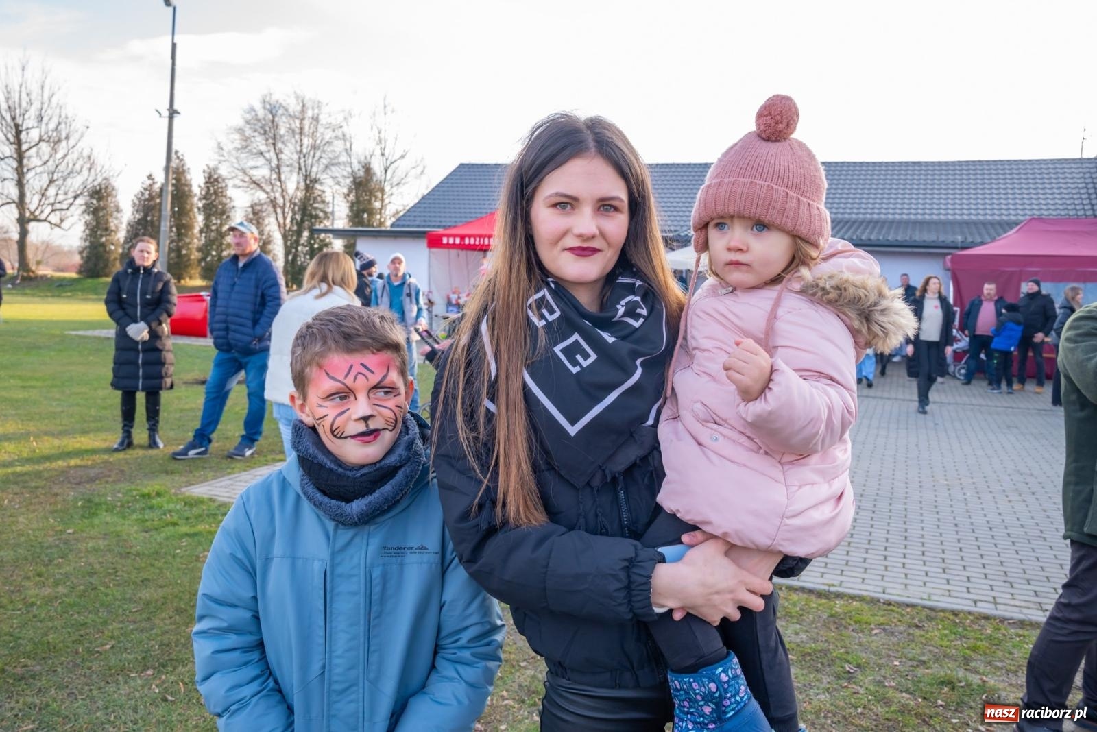 Zdjęcie w galerii na portalu naszraciborz.pl: W Zabełkowie Wielka Orkiestra Świątecznej Pomocy uczyła pomagania wiadomości z regionu