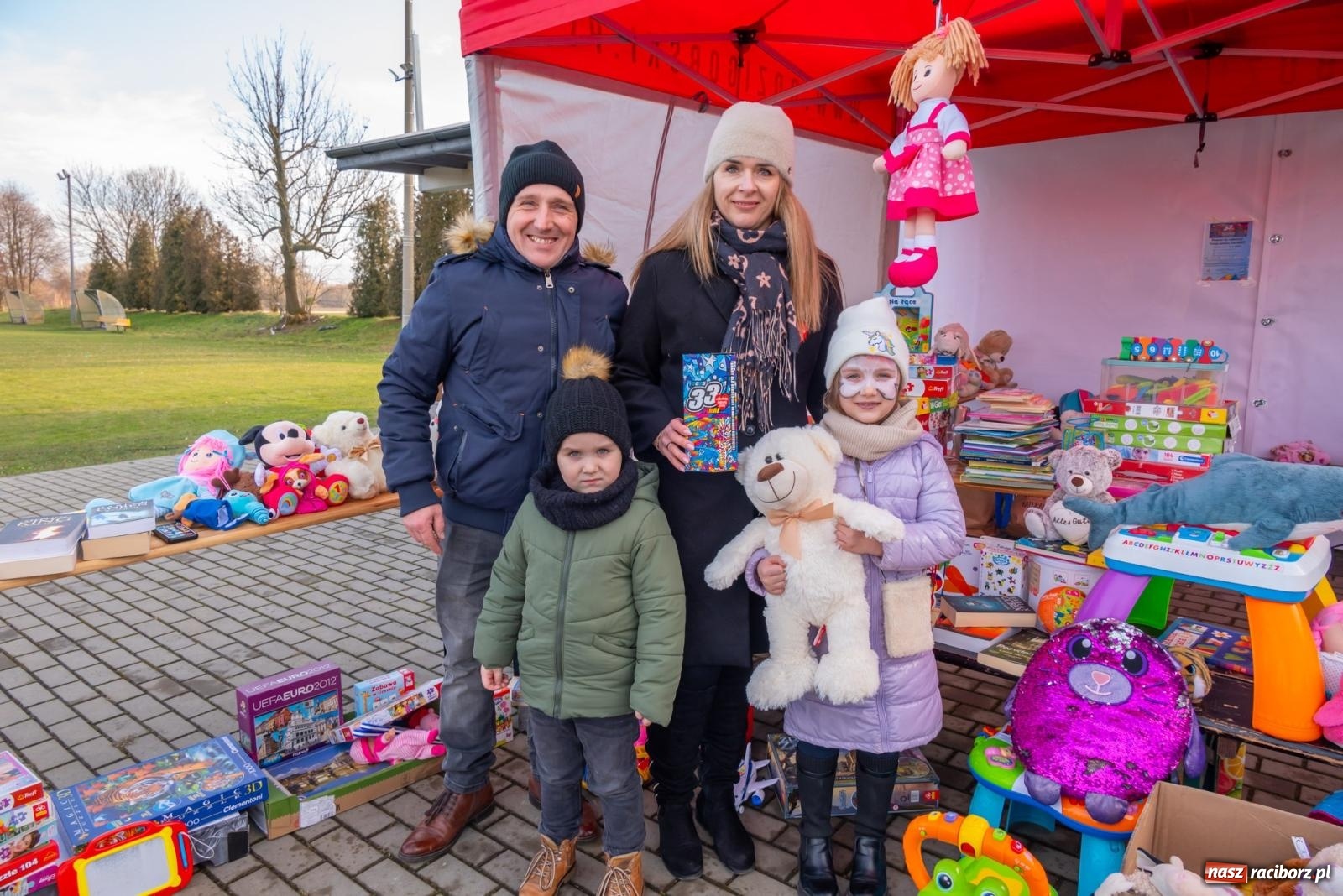 Zdjęcie w galerii na portalu naszraciborz.pl: W Zabełkowie Wielka Orkiestra Świątecznej Pomocy uczyła pomagania wiadomości z regionu