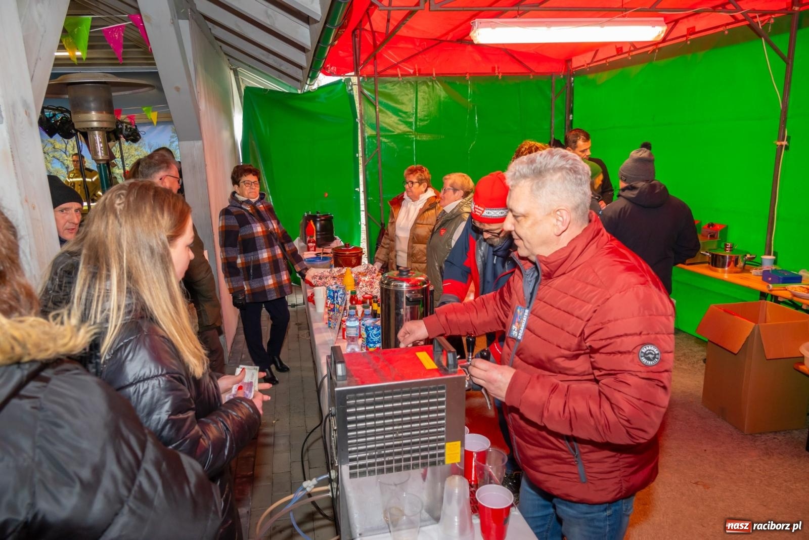 Zdjęcie w galerii na portalu naszraciborz.pl: W Zabełkowie Wielka Orkiestra Świątecznej Pomocy uczyła pomagania wiadomości z regionu