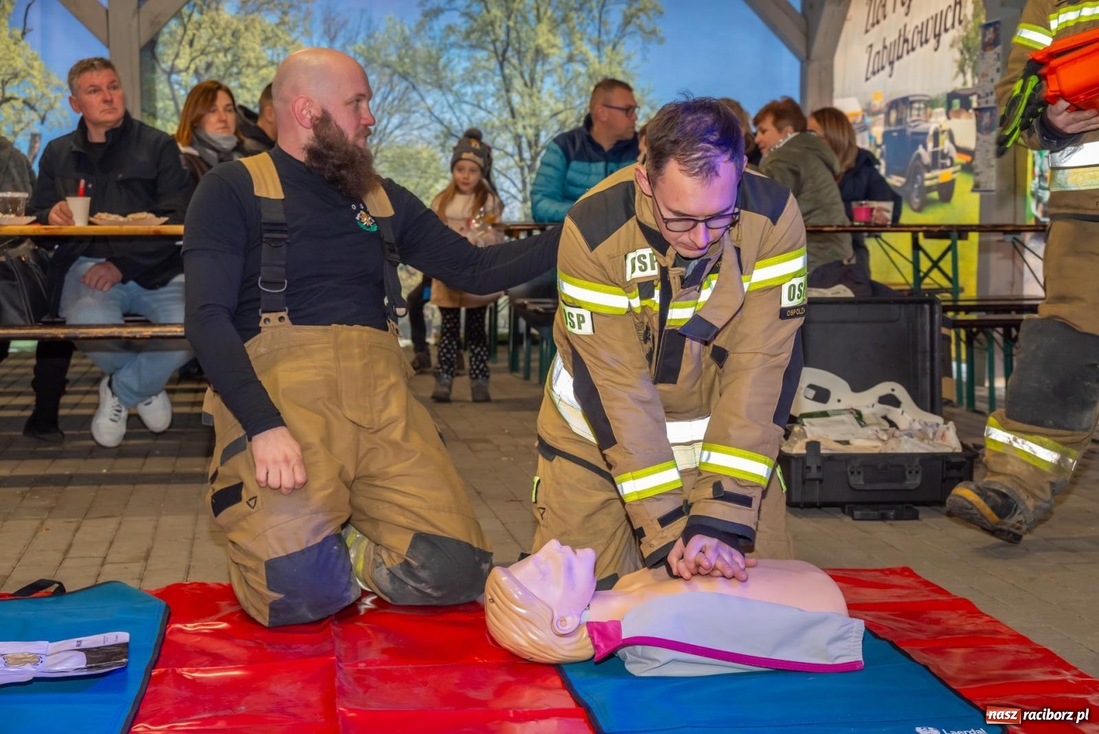 Zdjęcie w galerii na portalu naszraciborz.pl: W Zabełkowie Wielka Orkiestra Świątecznej Pomocy uczyła pomagania wiadomości z regionu