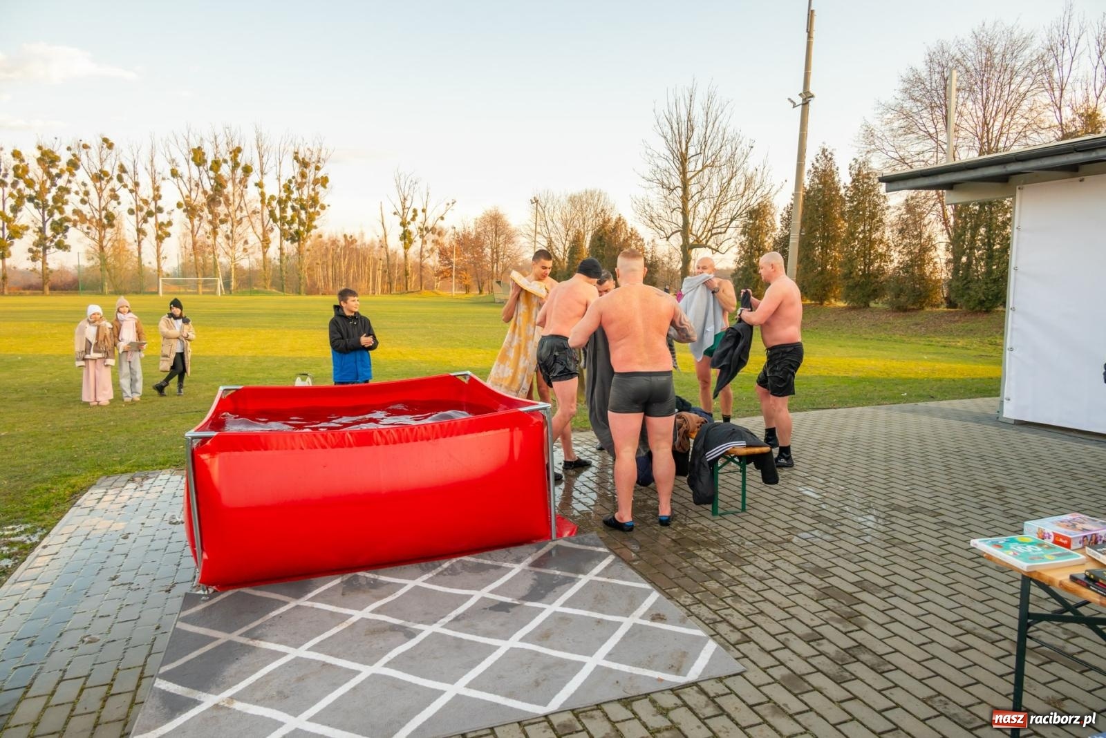 Zdjęcie w galerii na portalu naszraciborz.pl: W Zabełkowie Wielka Orkiestra Świątecznej Pomocy uczyła pomagania wiadomości z regionu