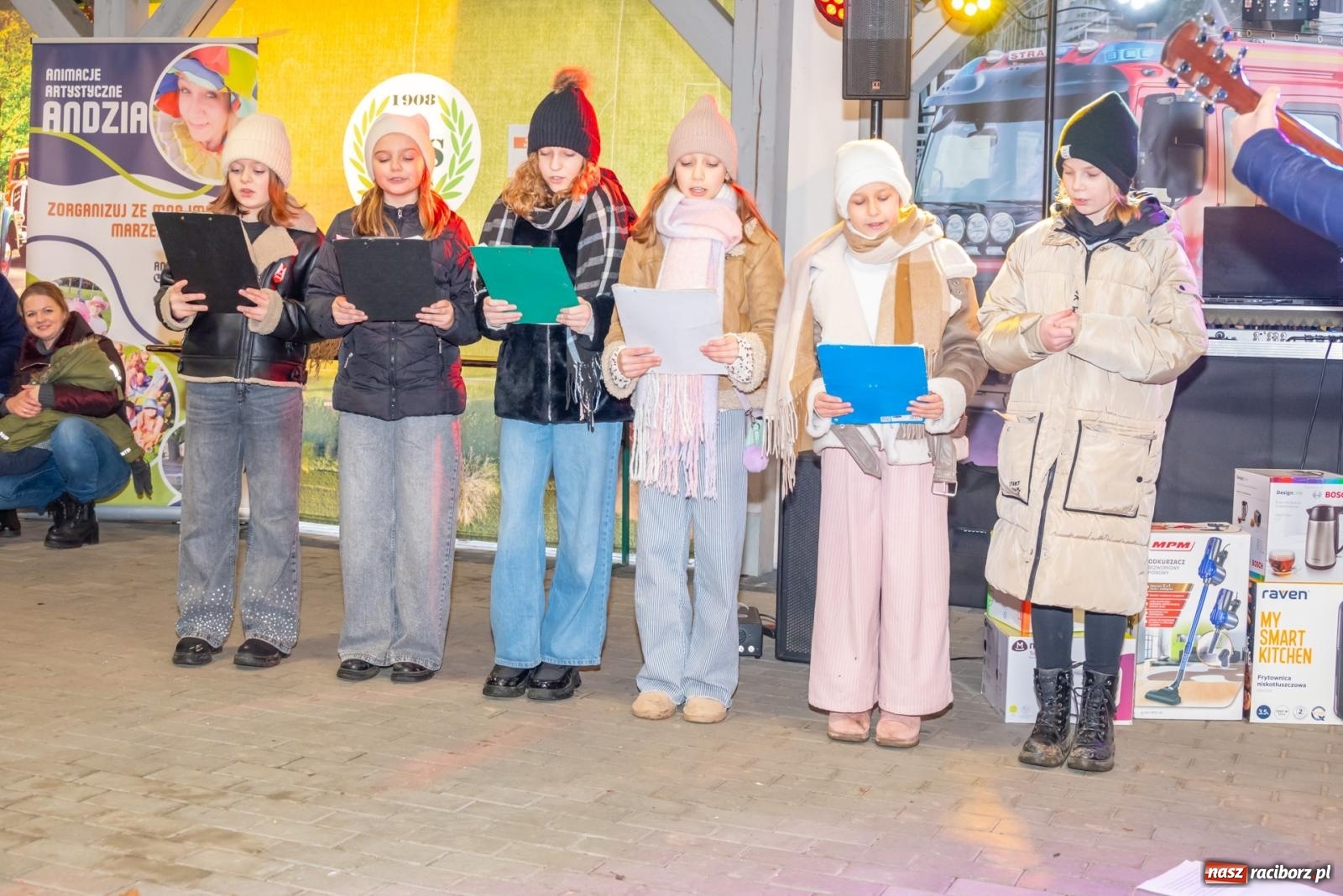 Zdjęcie w galerii na portalu naszraciborz.pl: W Zabełkowie Wielka Orkiestra Świątecznej Pomocy uczyła pomagania wiadomości z regionu