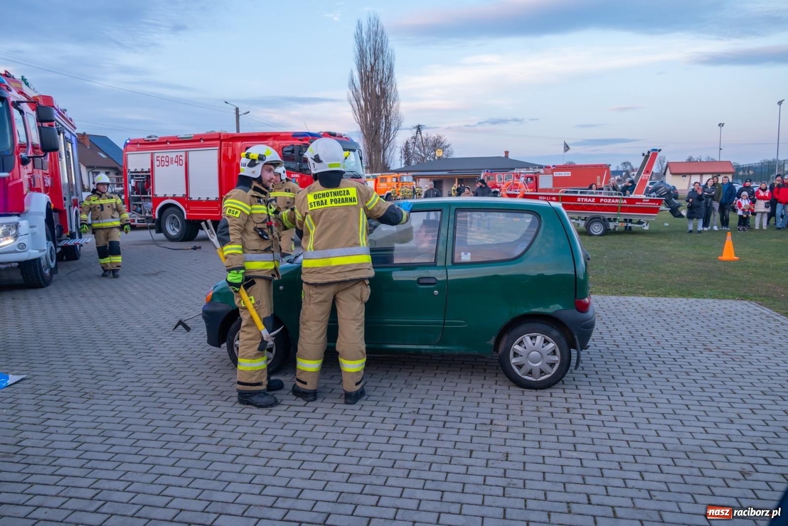 Zdjęcie w galerii na portalu naszraciborz.pl: W Zabełkowie Wielka Orkiestra Świątecznej Pomocy uczyła pomagania wiadomości z regionu