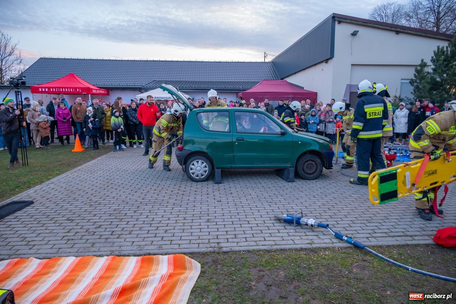 Zdjęcie w galerii na portalu naszraciborz.pl: W Zabełkowie Wielka Orkiestra Świątecznej Pomocy uczyła pomagania wiadomości z regionu