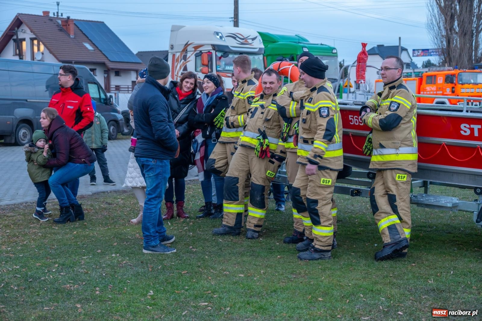 Zdjęcie w galerii na portalu naszraciborz.pl: W Zabełkowie Wielka Orkiestra Świątecznej Pomocy uczyła pomagania wiadomości z regionu