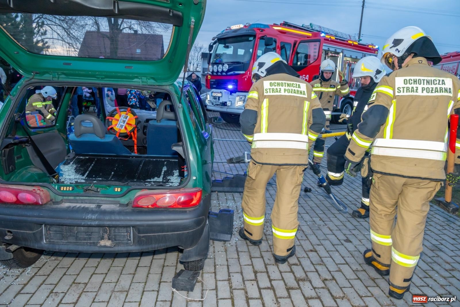 Zdjęcie w galerii na portalu naszraciborz.pl: W Zabełkowie Wielka Orkiestra Świątecznej Pomocy uczyła pomagania wiadomości z regionu