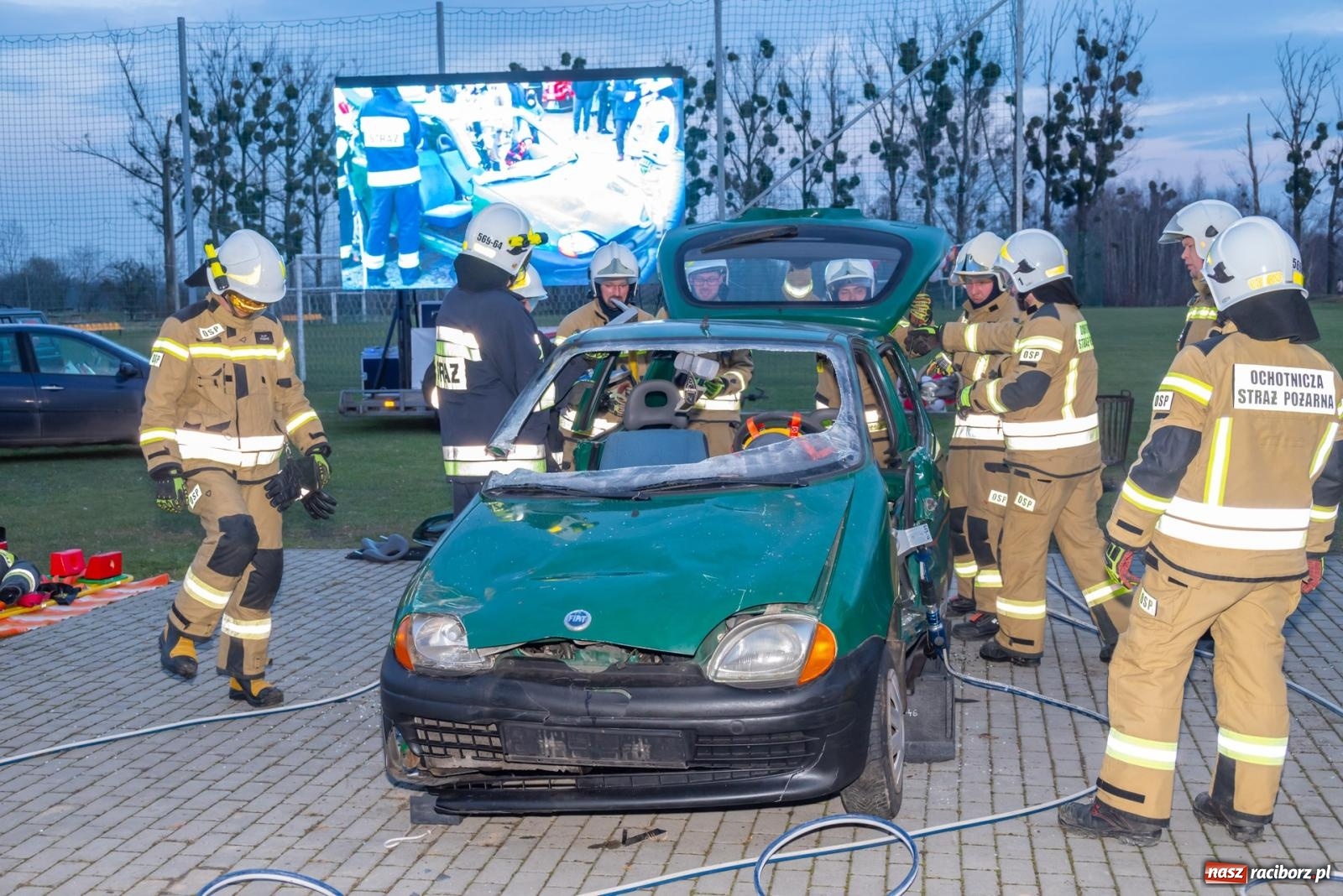 Zdjęcie w galerii na portalu naszraciborz.pl: W Zabełkowie Wielka Orkiestra Świątecznej Pomocy uczyła pomagania wiadomości z regionu